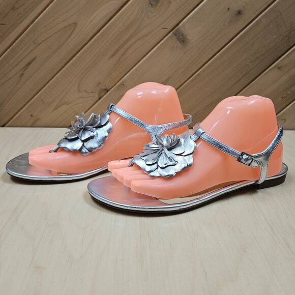Talbots Women’s Flat Sandals Ankle Strap Silver Leather Flower Size 9.5 Summer - Picture 3 of 8